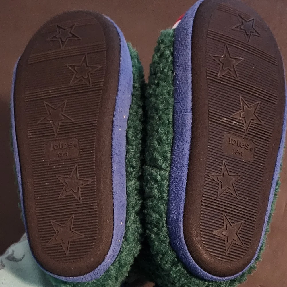 Totes dino slippers 13-1 toddler